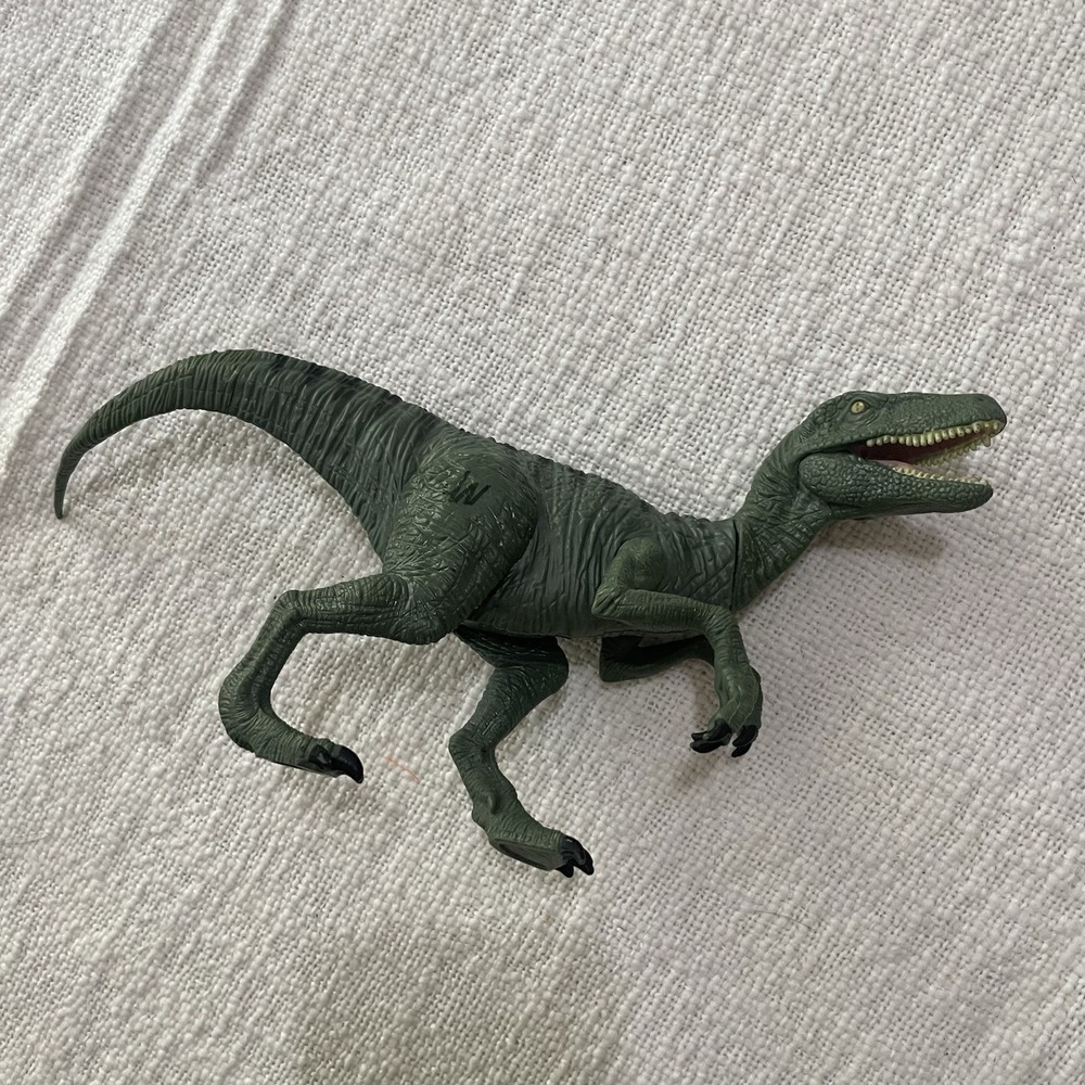 Jurassic World Hasbro 2015 Velociraptor CHARLIE 10" Dinosaur Figure Collectible